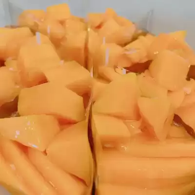 鹿児島県産のマンゴーをのせた「マンゴーのタルト」が登場